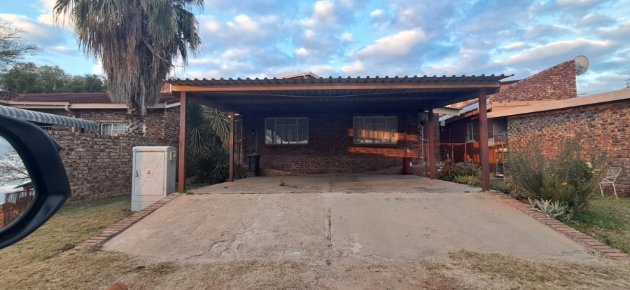 16 Bedroom Property for Sale in Hartswater Northern Cape